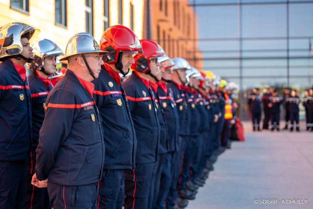 sapeurs-pompiers-oise-rang-au-crepuscule